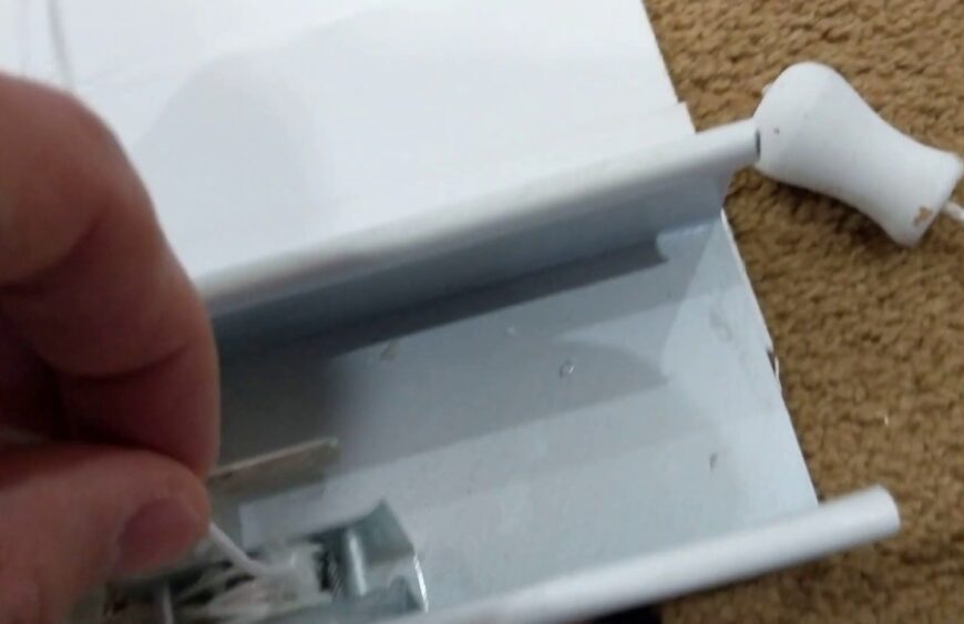 Broken-or-tangled-blinds