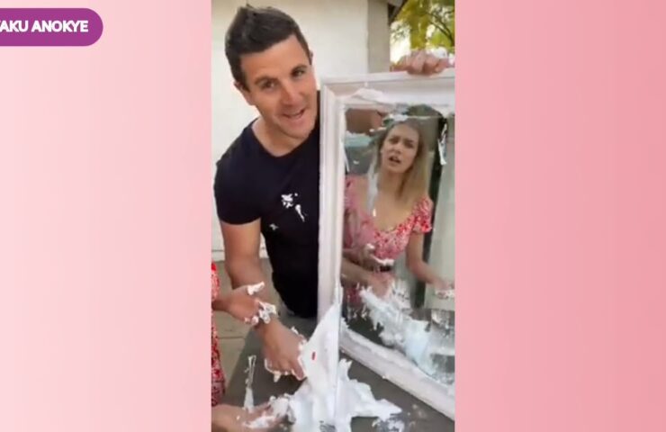 Cracked-or-broken-mirrors