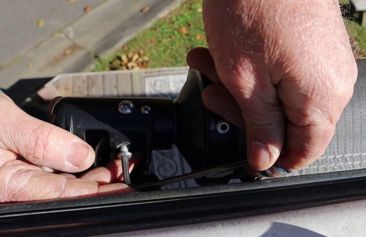 Jammed-or-stuck-retractable-awning