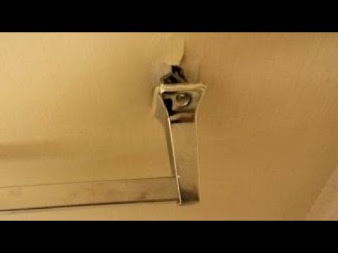 Loose-or-detached-towel-bar