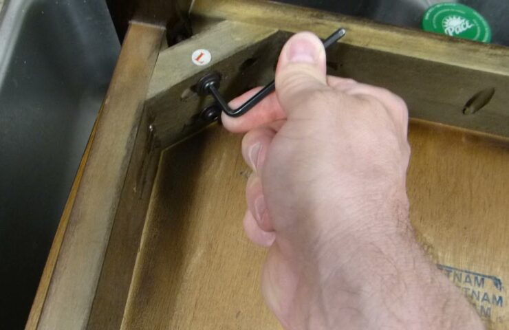 Wobbly-or-unsteady-furniture